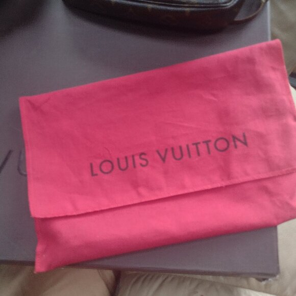 Louis Vuitton Cherries Pochette Accessories π - Picture 6 of 16